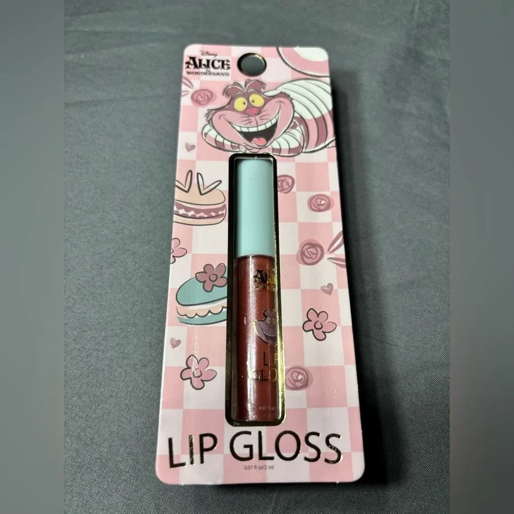 4 New Alice in Wonderland Beauty Bundle NWT